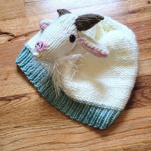 Blairski's Knits 3D Mountain Goat Hat - Picture 1 of 4